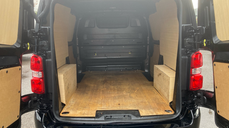 Citroen Dispatch M Diesel 1400 2.0 BlueHDi 145 Van Enterprise Edition EAT8